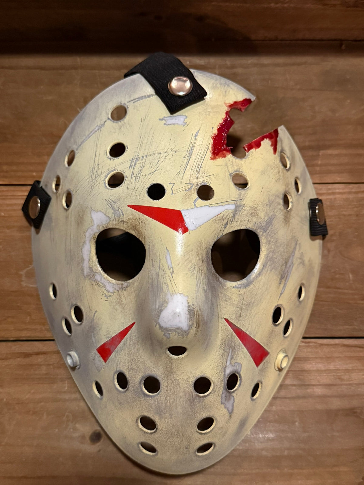 13X Studios Bloody Battle-Damaged Jason Inspired Hockey Mask, original unedited product photo IMG_9471